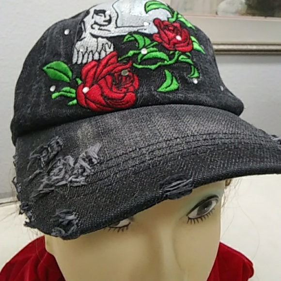Hat/Skull n Roses - Picture 2 of 4